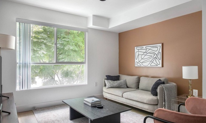 West Los Angeles Apartment | Impeccable Brentwood 1BR w/Gym & Rooftop, nr Shops & Bars, by Blueground