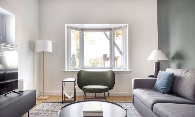 Cambridgeport Apartment | Impeccable Central Square 3BR w/W/D, nr T, by Blueground