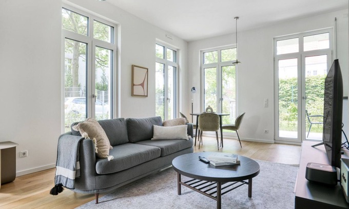 Charlottenburg Apartment | Impeccable Charlottenburg 2BR w/beautiful Garden, by Blueground