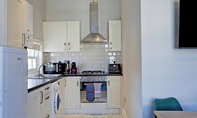 Wall End Apartment | Imperial Barking Road Apartments