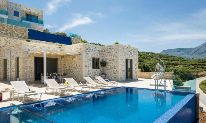 Zerviana Villa | Imposing Lux Villa for 7 guests overlooking Phalasarna Beach