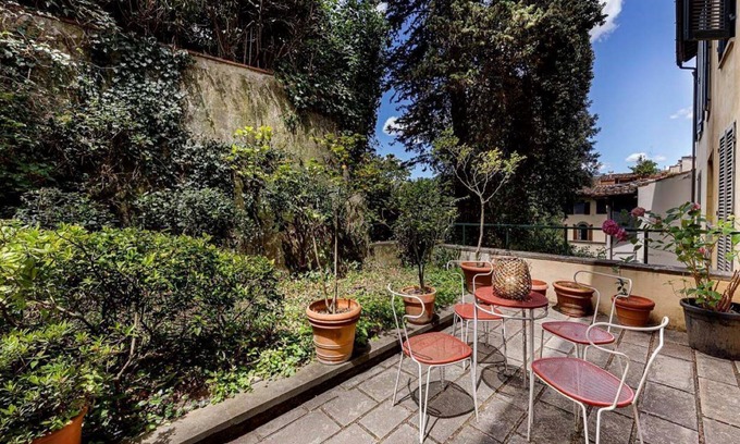 San Niccolo Apartment | : IMPRESSIVE 2BD-2BA DESIGNER APT w/GARDEN, 2ND FLOOR, TOP FLORENCE LOCATION!
