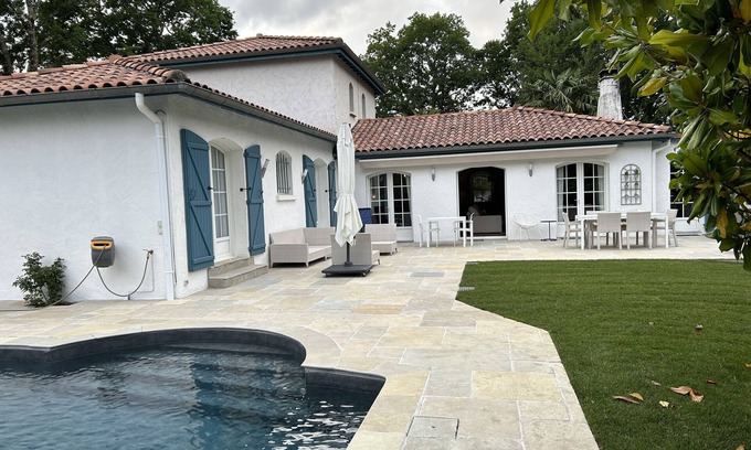 Arcangues House | In a green setting, very nice house .