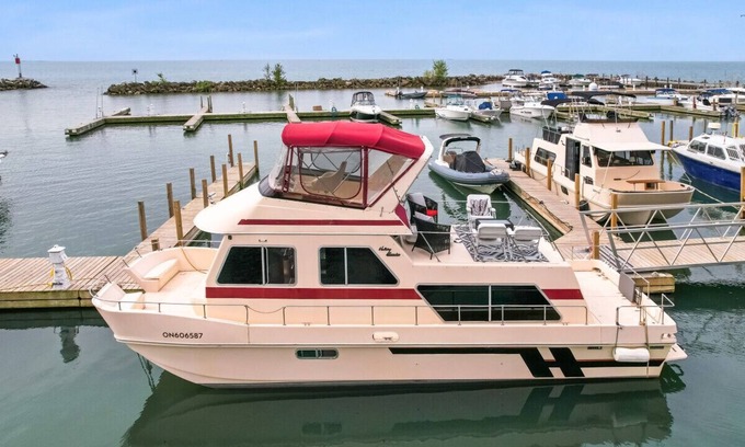 Colchester Boat Rental | In Beautiful Wine Country