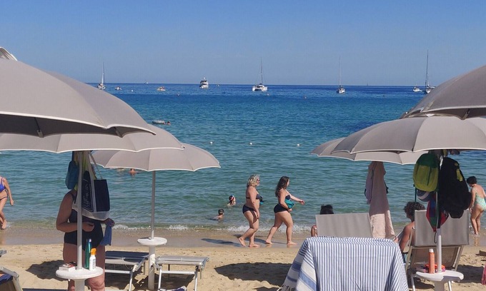 Procchio Apartment | In the green and within walking distance of the beach App Edoardo