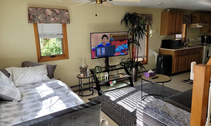 Saugus House | In-law, shower tub, a/c, kitchen,
