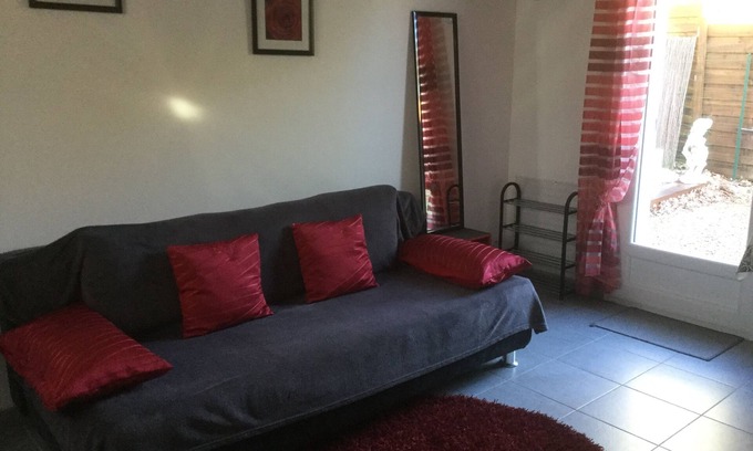 Pierrevert Apartment | IN PROVENCE STUDIO IN PEACE - 1 star