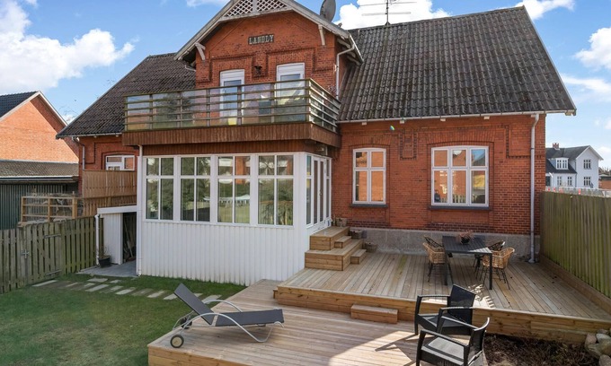 Hillerød Kommune Apartment | In the heart of Hillerød welcomes you this comfortable vacation home with beautiful garden.