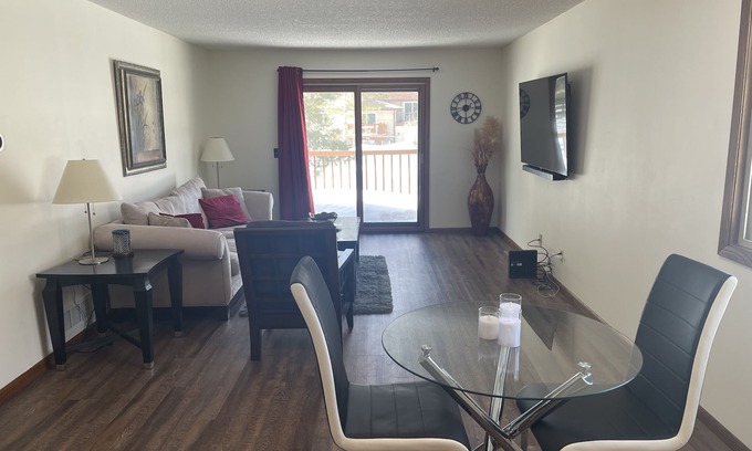 Plymouth House | In the heart of Maple Grove!