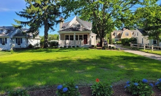 Osterville House | In the Heart of Osterville Village Newly renovated Pets considered RPMS087