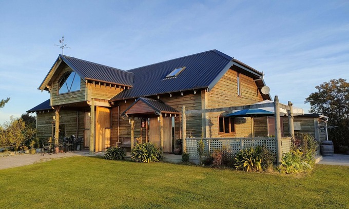 Grovetown House | In the Heart of the Vines