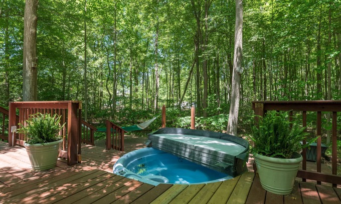 Fennville House | In the Trees- Relaxing getaway with hot tub! 400ft to private Lake Access!