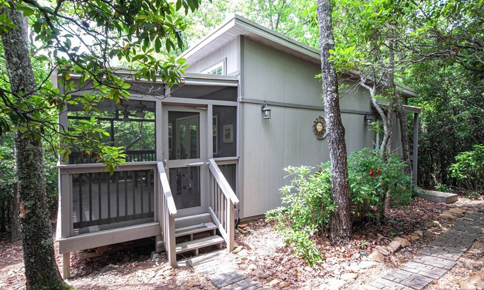 Young Harris Cabin | In the Woods is the perfect place to Relax and enjoy the peace and privacy