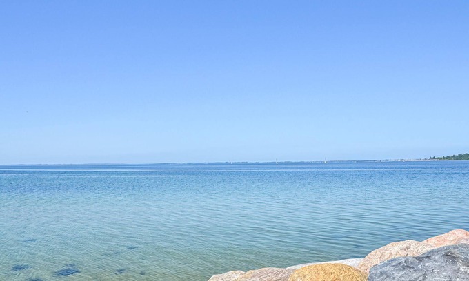 Kulhuse House | In this large, spacious cottage is room for the whole family.