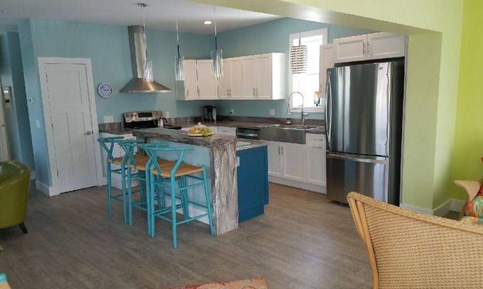 Charlevoix Apartment | In town contemp , artsy hideaway—walk to 2 lakes and everything else!