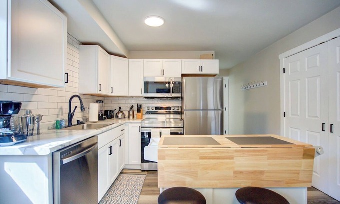 Madison Apartment | In-Unit Washer & Dryer. A/C. Pets ok. Fenced yard.