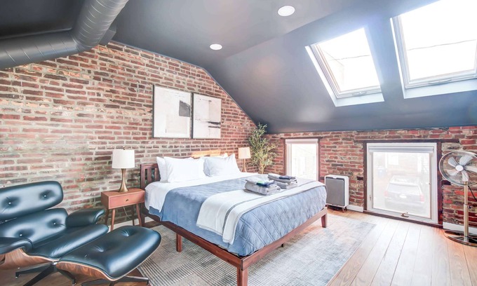 Old Town Alexandria House | INAUGURATION | TWO FREE Parking! Walk to Metro