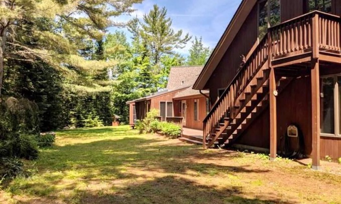 Twin Mountain House | Incredible Guest House & King Suite Twin Mountain River House