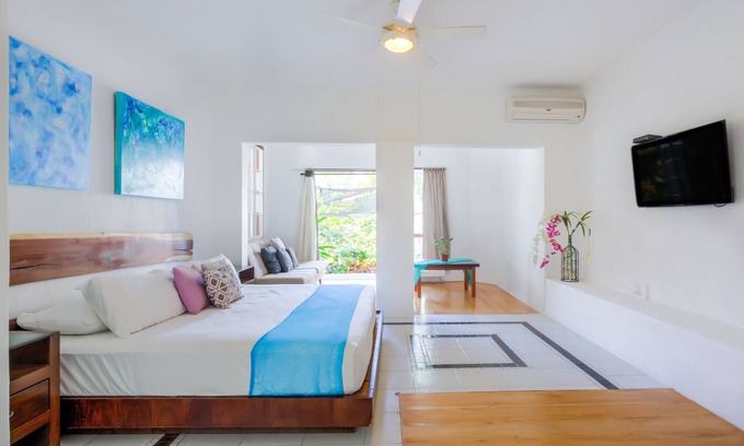 Area Militar de Vallarta Villa | Incredible Master Suite With Large Terrace by the Golf Course