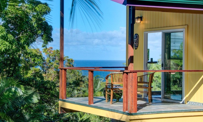 Papaikou House | Incredible Oceanview Studio Home