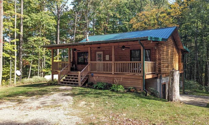 Laurelville Cabin | Incredible secluded cabin featuring amazing forest views off of the back deck!