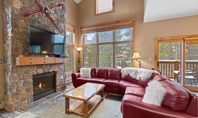 Lakeside Village House | Incredible Townhome with 2 Master Suites, River & Mountain View