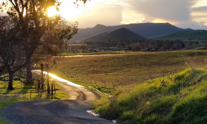 Springville House | Incredible Views-Great Country Home