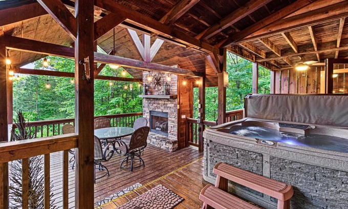 Blue Ridge House | Incredible Views! - Pet Friendly - Aska Adventure Area - Bearfoot Bungalow
