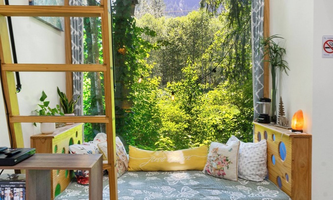 Gold Bar House | Incredible Views ~ Trail Access~ Kayak Rentals Nearby