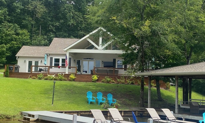 Dadeville House | Incredible water front house on Lake Martin! Flat 2 acre lot. Near Auburn!