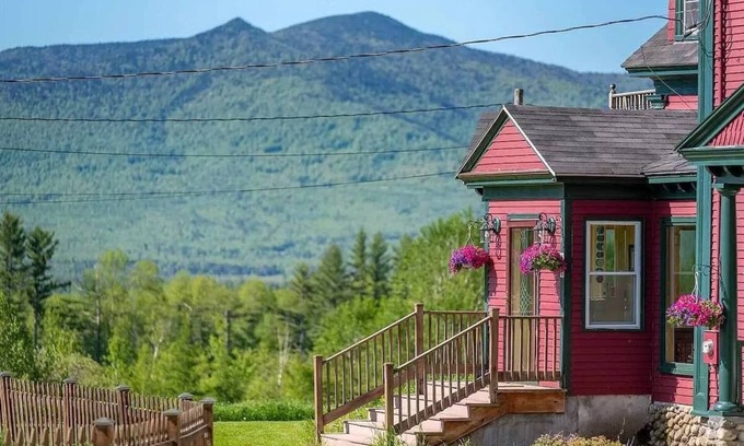 Jefferson House | Incredible White Mountains 7 Bedroom 7 Bath Historical Home!