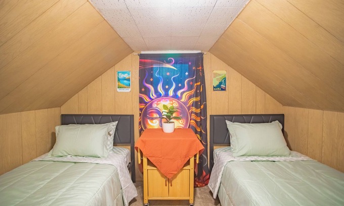 Fairbanks House | Independent Cozy loft space in charming Fairbanks with WiFi