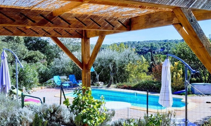 Lorgues House | Independent furnished 62m2 quiet in Lorgues + pool between sea and lake, animals