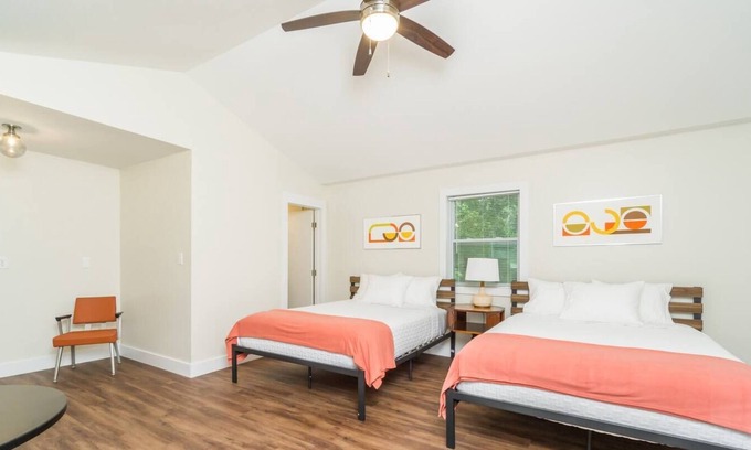Dahlonega House | Indian Hills Retro Motel Suite K