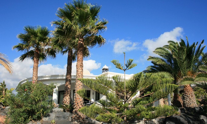 Charco del Palo House | Individual nudist holiday in a luxurious 1-Fam. Bungalow with pool