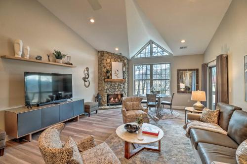 Lake Lure Apartment | Indoor Pool and Golf Course Views Lake Lure Condo!