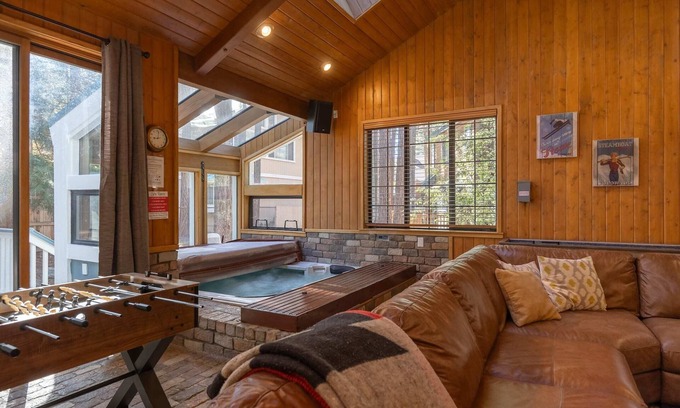 Summit Estates Cabin | Indoor Spa! Steps to Snow Summit. Fireplaces. BBQ