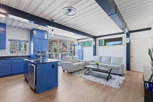 Babe Denny House | Indy Stadium Villa 711 L