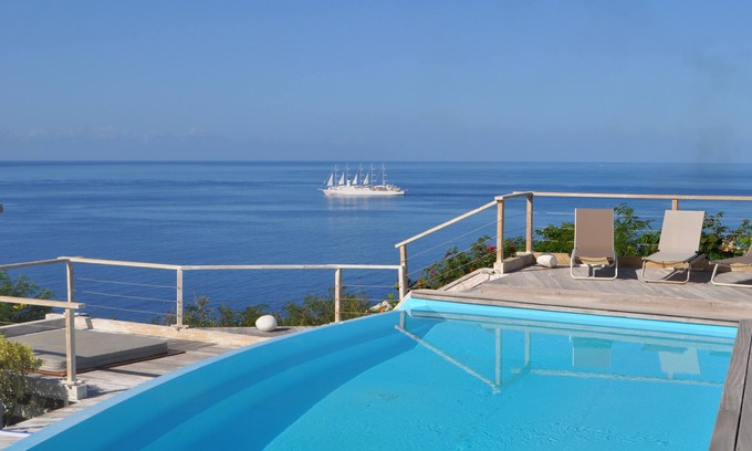 Bouillante House | Infiniti Blue (Hibiscus)