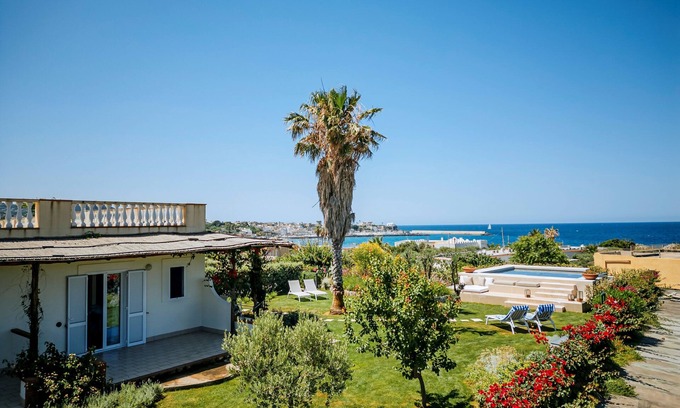 Forio Villa | INFINITY POOL SEA VIEW EXECUTIVE VILLA