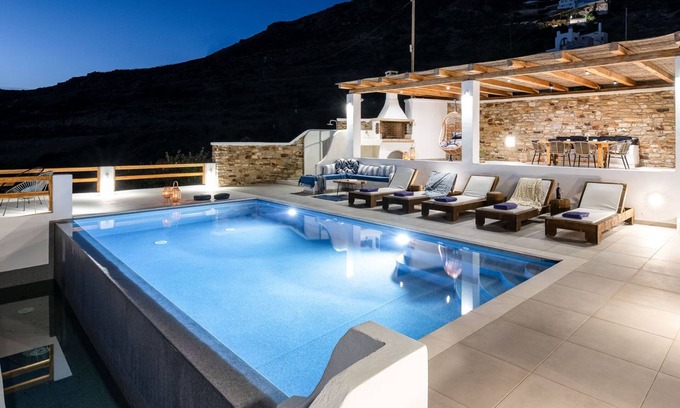 Naxos Town Villa | Infinity Villa in Naxos Skyline