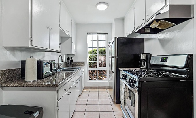 Culver - West Apartment | ING3- Enjoyable 1 bedroom apartment with WiFi in vibrant Los Angeles