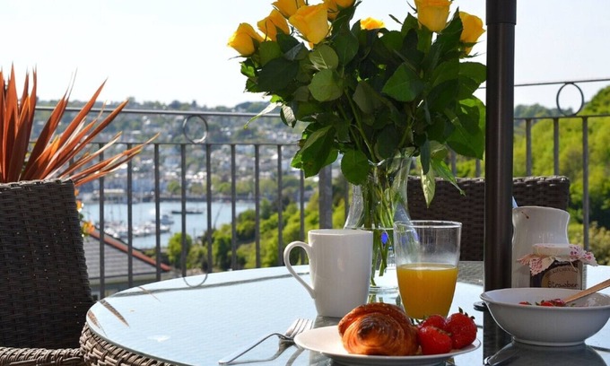 Kingswear Apartment | Inglewood Apartments
