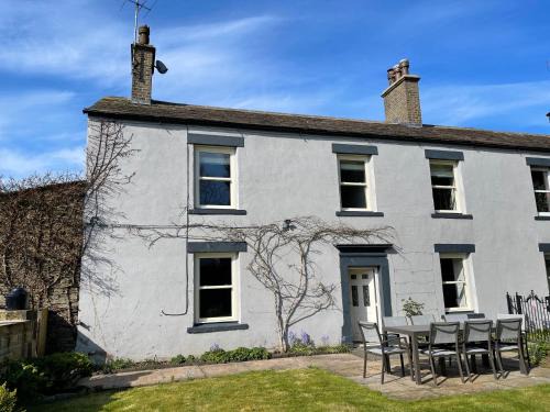 Hawes House | Ings House