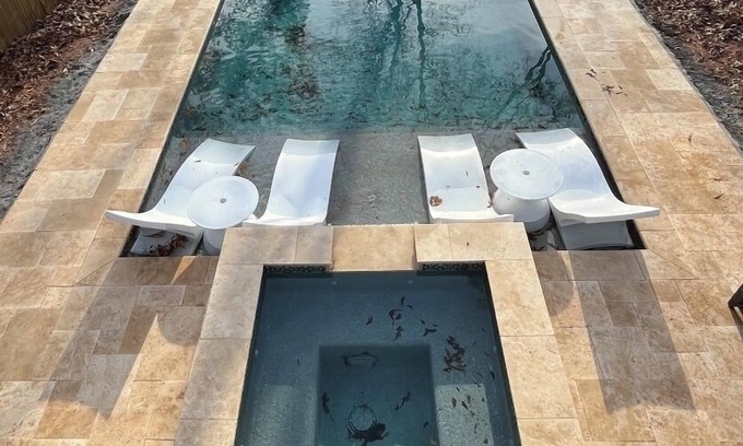 Inman Park House | Inman Park 6 bedroom pool & jacuzzi walk to beltline restaurants bars and parks