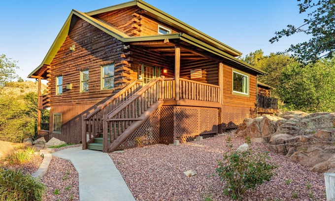 Prescott House | Inn Between the Lakes | Outdoor lover's retreat with mtn views, grill, fireplace