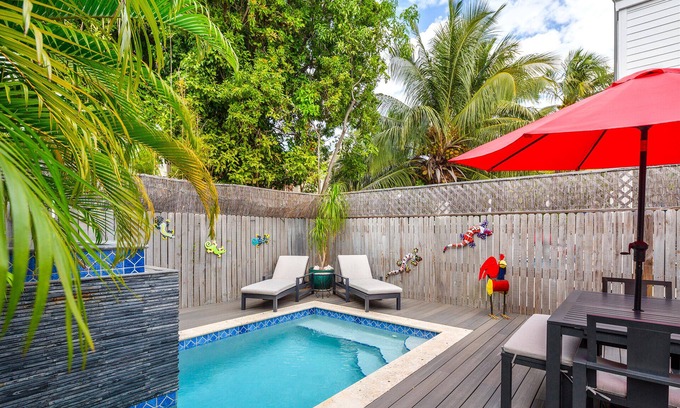 Old Town House | ~ INN COGNEATO ~Experience island life in a private oasis with heated pool.