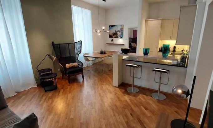 Innere Stadt Apartment | Inner City by Interhome