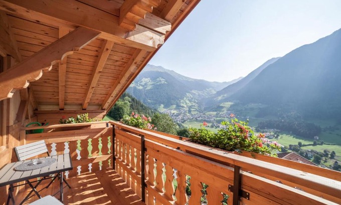 San Martino in Passiria Apartment | Innergasserhof Ferienwohnung Enzian