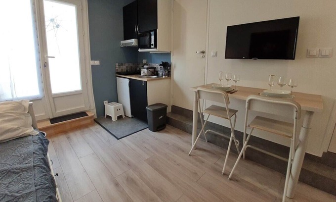Villenave-d'Ornon Apartment | Inspirantly homespots "Lavande"Jacuzzi
